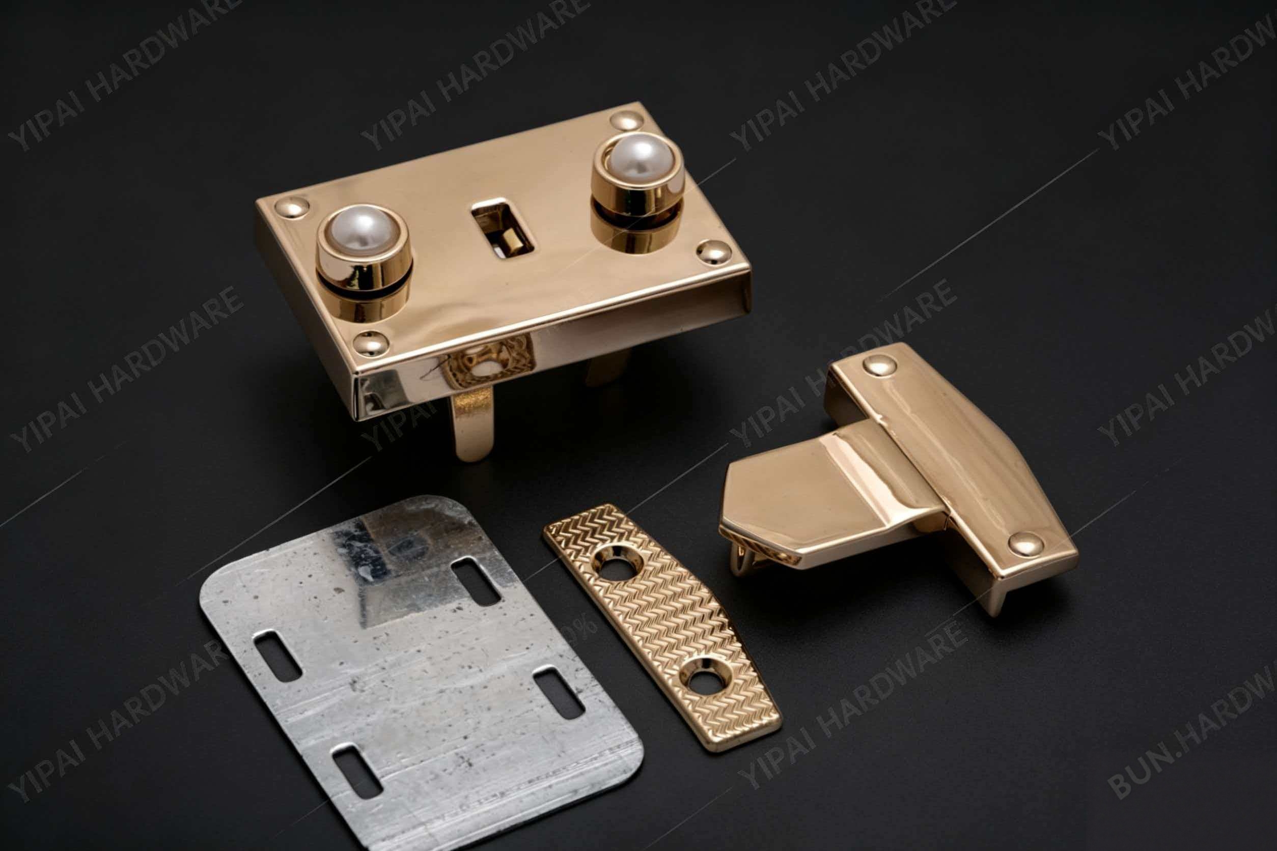 Pearl Decorated Gold-Plated Bag Lock - Image 2