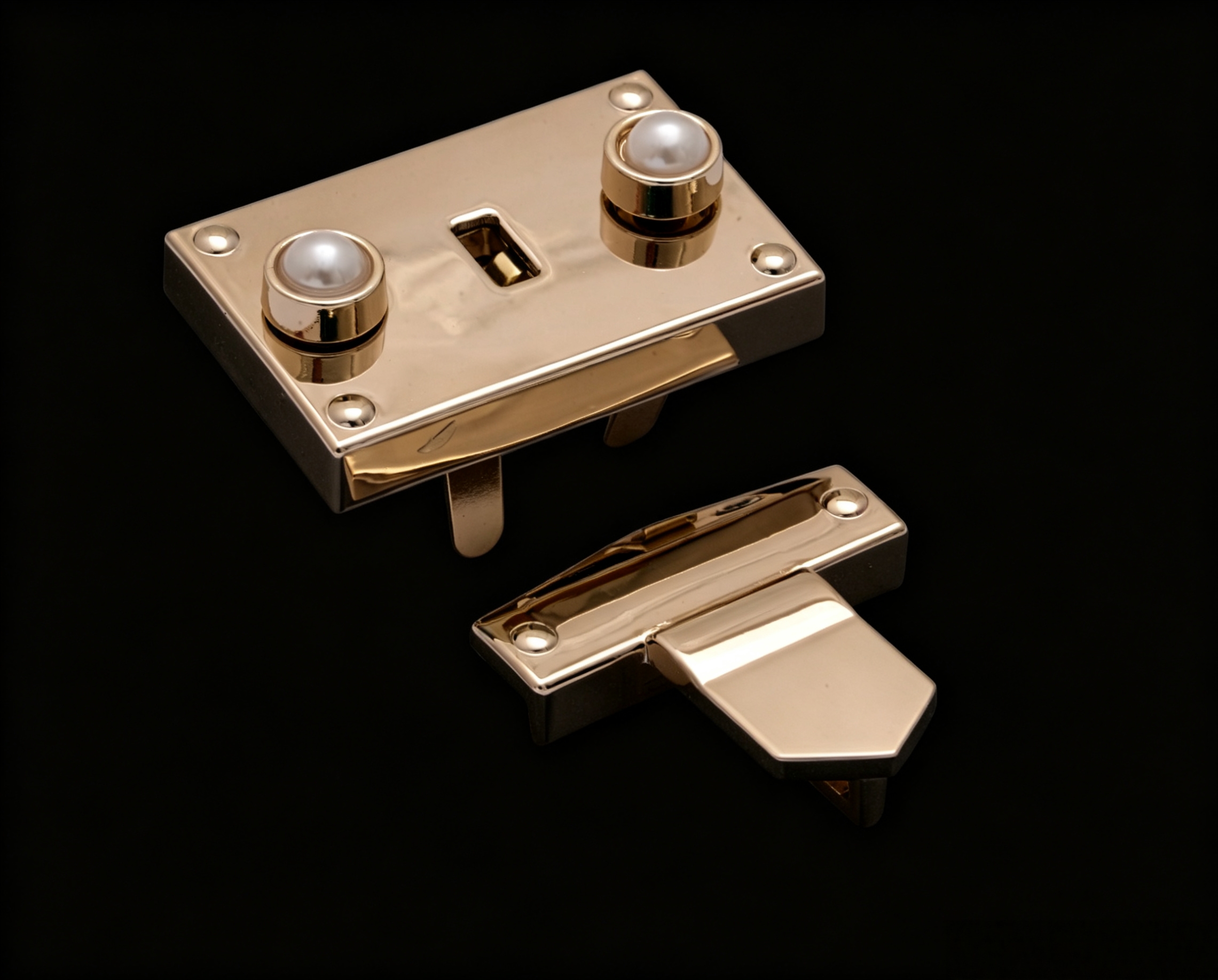 Pearl Decorated Gold-Plated Bag Lock - Image 3